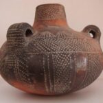 ¿Cómo se denomina la cerámica neolítica en la Península Ibérica?