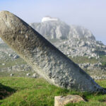 El menhir de las nieves en Guriezo, Cantabria: neolítico.