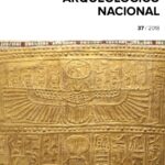 Tablillas y sellos calcolíticos: inscritos y pictogramas impresionantes en la arqueología.